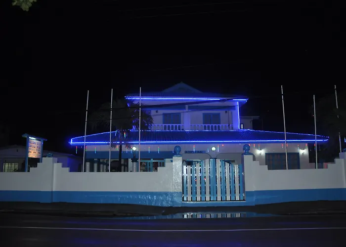 Отель Le Chateau Bleu