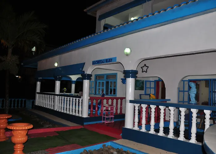 Le Chateau Bleu Отель